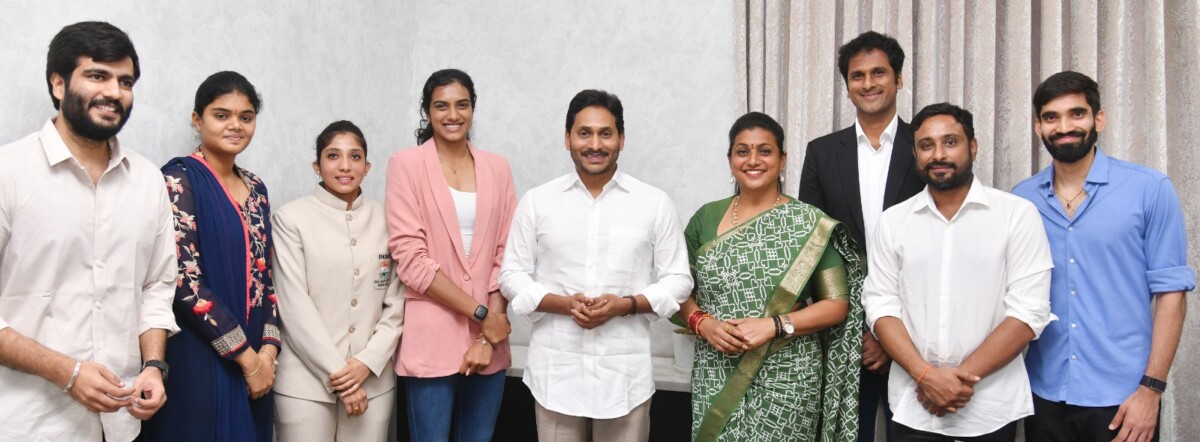 యువతలో ఆరోగ్యకరమైన జీవనశైలిని ప్రోత్సహించేలా రాష్ట్ర ప్రభుత్వం ప్రారంభించిన క్రీడా మహోత్సవమే ‘ఆడుదాం ఆంధ్రా’