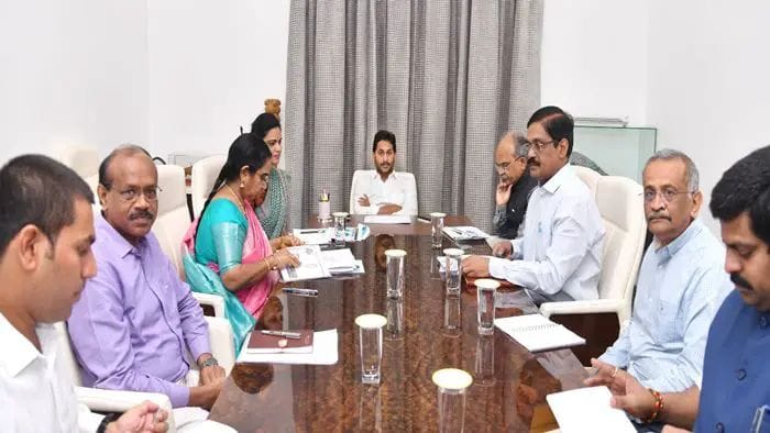 కోవిడ్‌ కొత్త వేరియంట్‌ జేఎన్‌–1 విస్తరిస్తుందన్న సమాచారం నేపధ్యంలో సీఎం శ్రీ వైయస్‌.జగన్‌ సమీక్ష