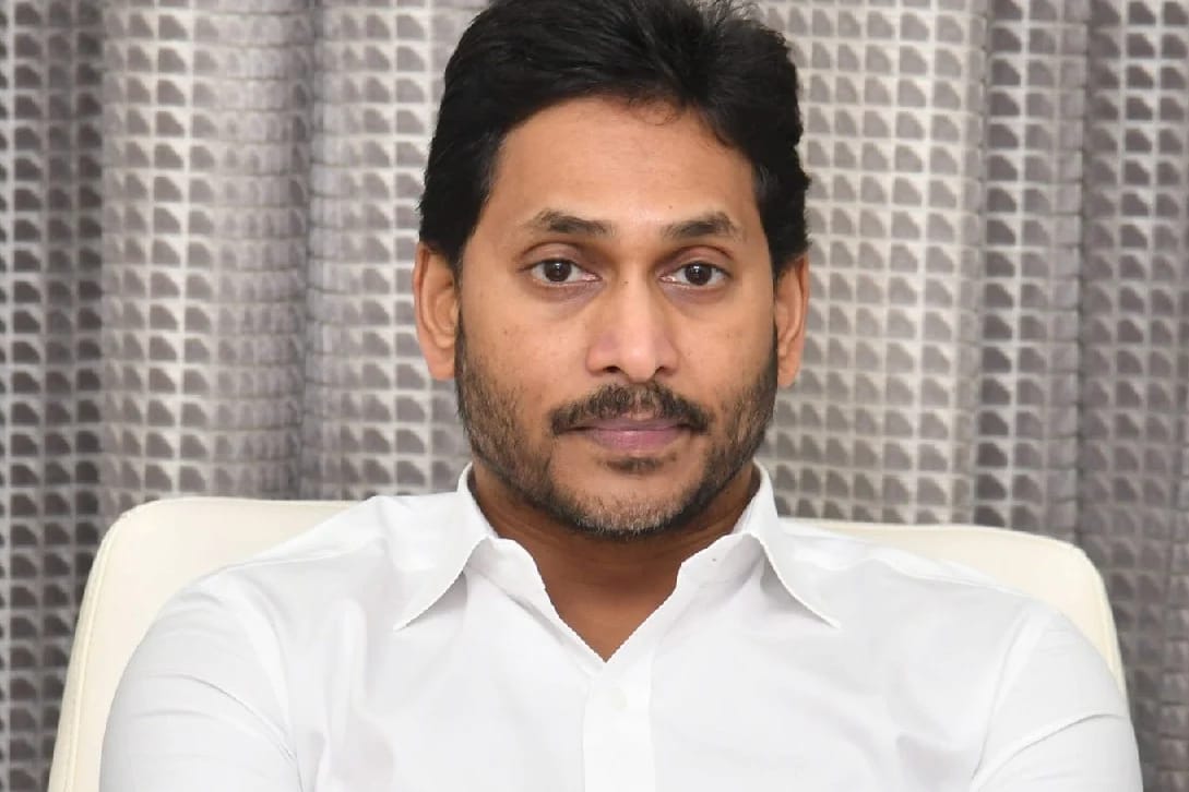 కాసేపట్లో సొంత జిల్లాకు సీఎం జగన్