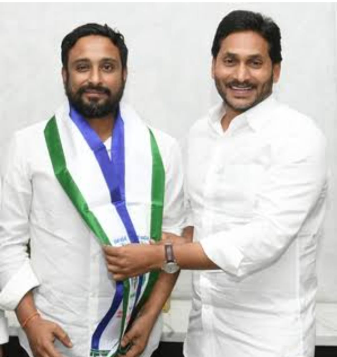 వైఎస్సార్సీపీ పార్టీ నుంచి బైటకు వచ్చిన క్రికెటర్ అంబటి రాయుడు