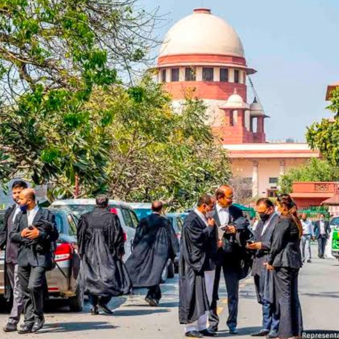 ఉచిత బస్సు పథకాన్ని సవాల్ చేస్తూ హైకోర్టులో పిటిషన్