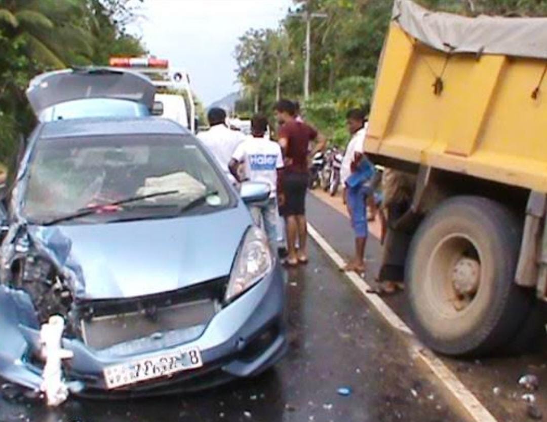 కరీంనగర్ జిల్లాలో ఘోర రోడ్డు ప్రమాదం