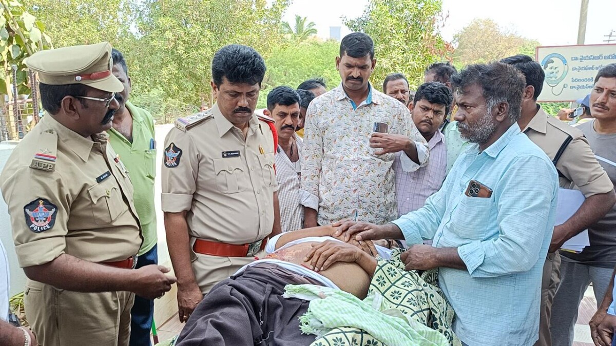 రోడ్డు ప్రమాదంలో ఓ వ్యక్తి మృతి