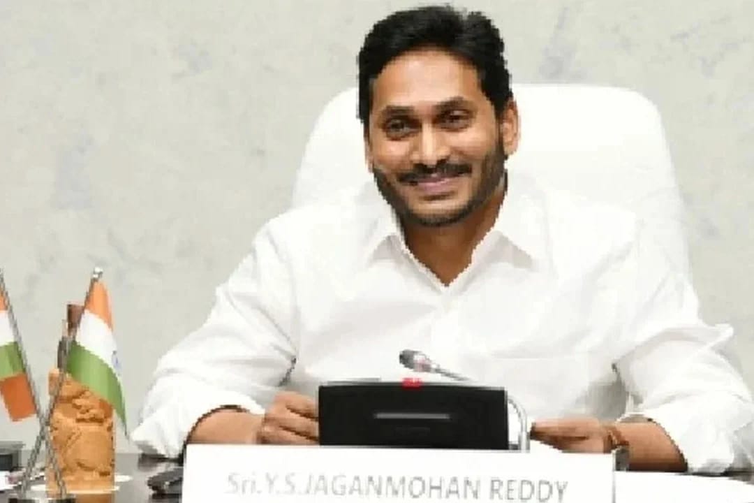 అమరావతిలో భూమిలేని పేదలకు అందజేస్తున్న పెన్షన్ పెంపు.. ఉత్తర్వులు జారీ చేసిన ప్రభుత్వం