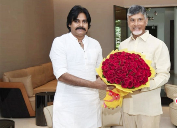 ఉండవల్లిలో చంద్రబాబును ఆయన నివాసంలో కలిసిన పవన్‌