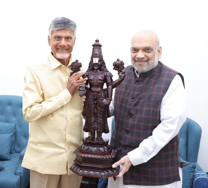 ఢిల్లీలో అమిత్ షా ను కలిసిన చంద్రబాబు