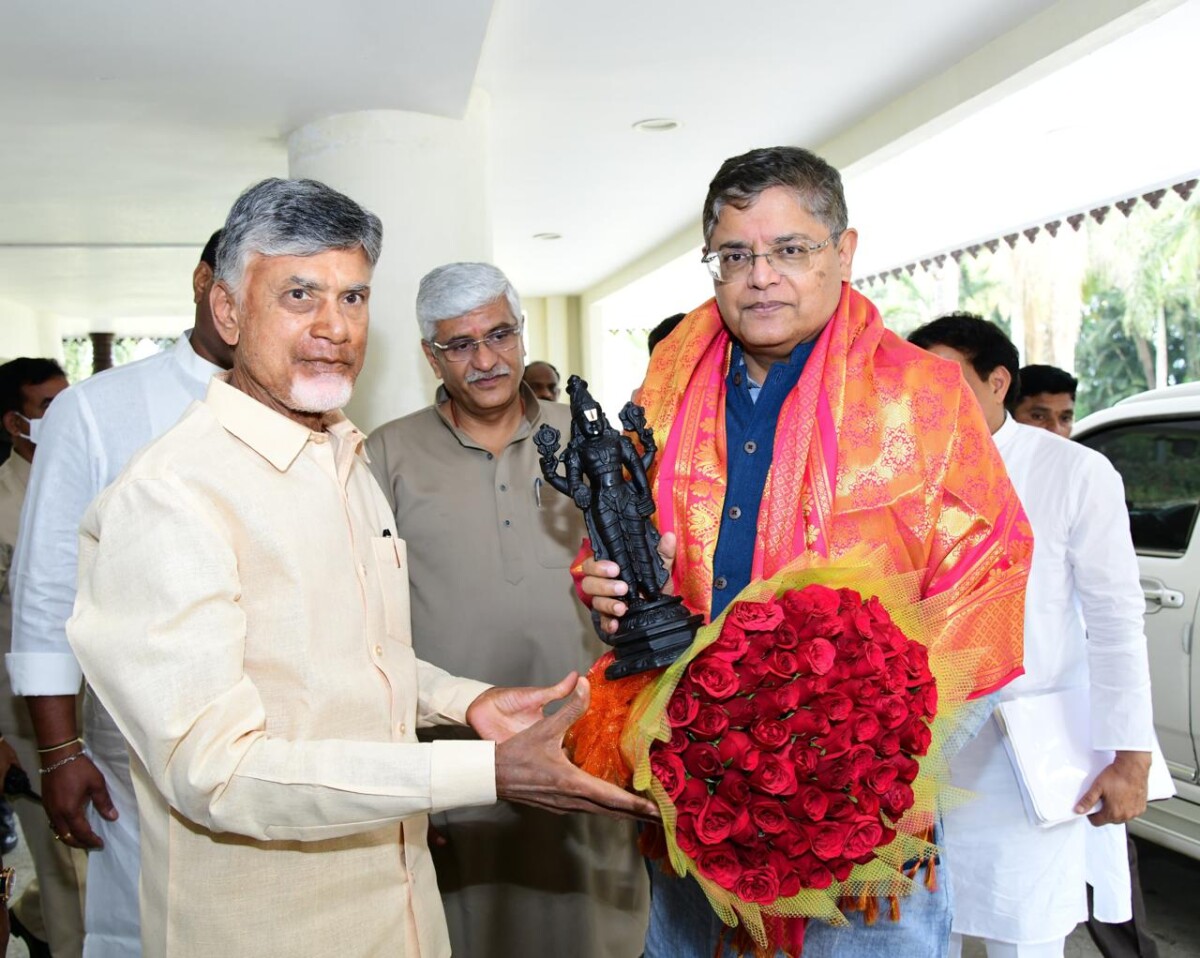 టీడీపీ జాతీయ అధ్యక్షులు నారా చంద్రబాబు నాయుడు కేంద్రమంత్రి గజేంద్ర సింగ్ షెకావత్