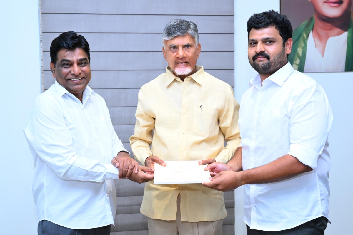 CBN కి కుమారుడి వివాహా పత్రిక ను అందజేసి, ఆహ్వానించిన ఎంపీ నామ నాగేశ్వరరావు