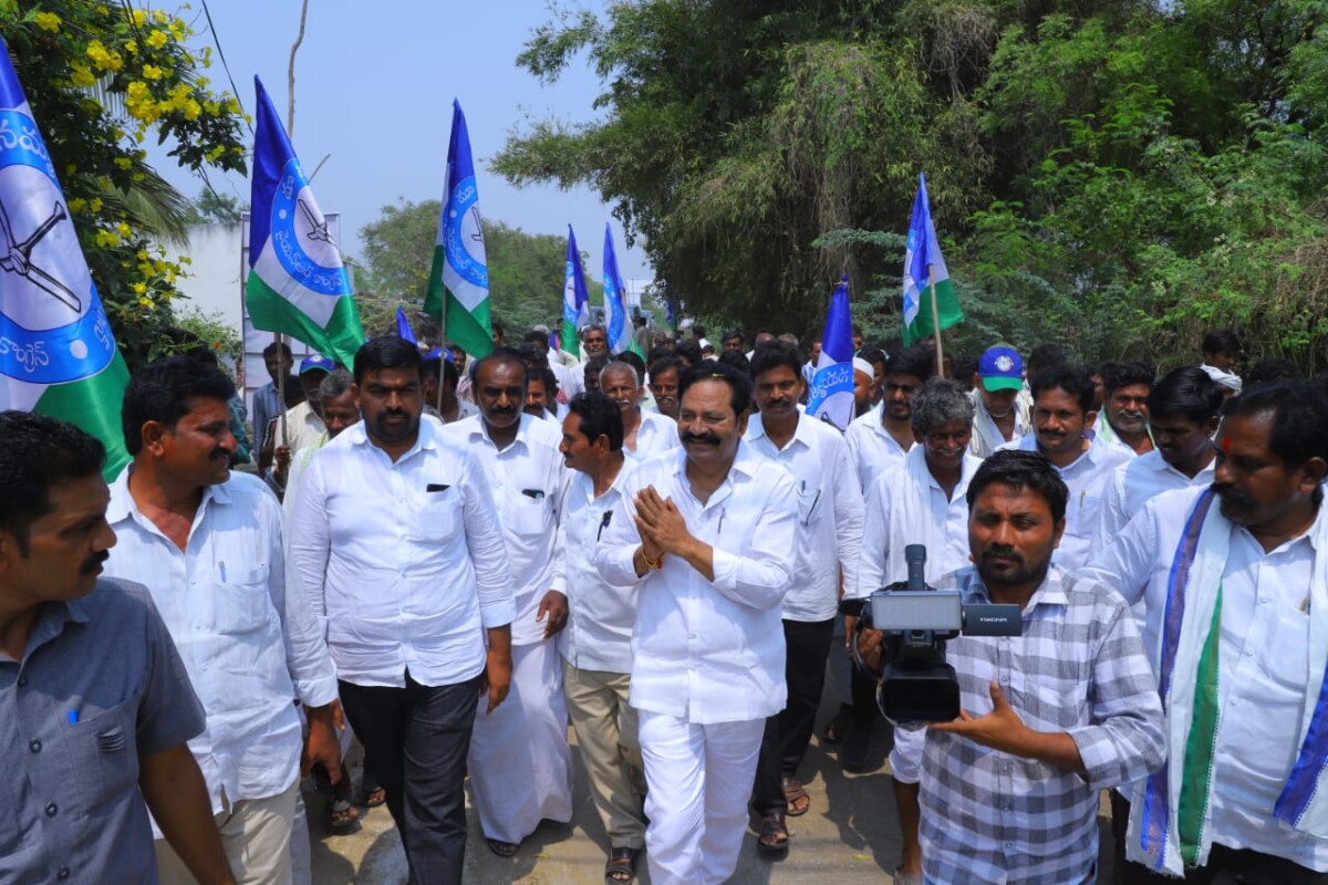 పమిడిపాడు గ్రామం లో సచివాలయం, రైతు భరోసా కేంద్రం, హెల్త్ సెంటర్ ప్రారంభించిన శాసనసభ్యులు బొల్లా బ్రహ్మనాయుడు