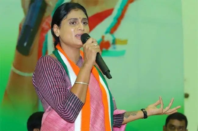 కడప ఎంపీ కాంగ్రెస్ అభ్యర్థిగా APCC చీఫ్ వైఎస్ షర్మిలా రెడ్డి