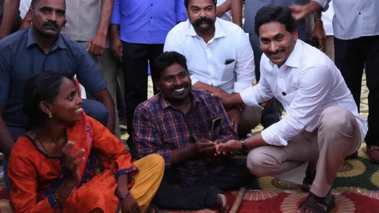 cm jagan bus yatra