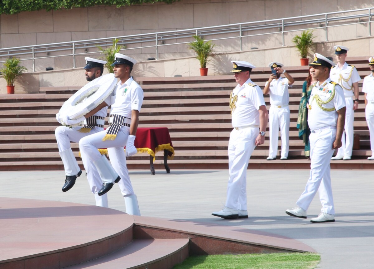 VISIT BY Bad habit Chief naval officer Stamp HAMMOND, CHIEF OF Regal AUSTRALIAN Naval force