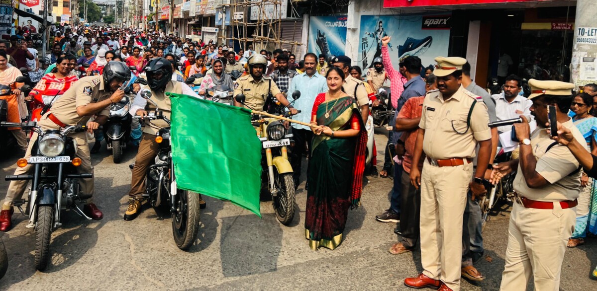 రాజమహేంద్రవరం రూరల్ లో ఓటు అవగాహనా బైకు ర్యాలి