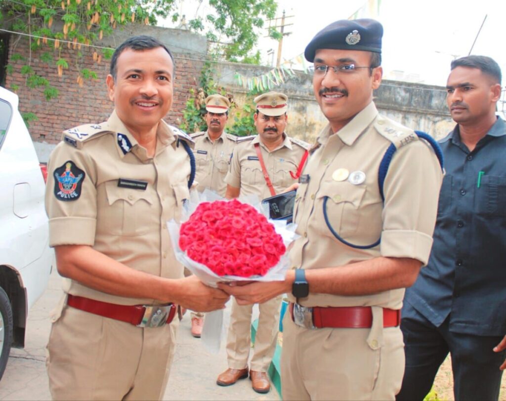 1G Sarva Shrestha Tripathi visited Chirala 1 Town Police Station in Bapatla District