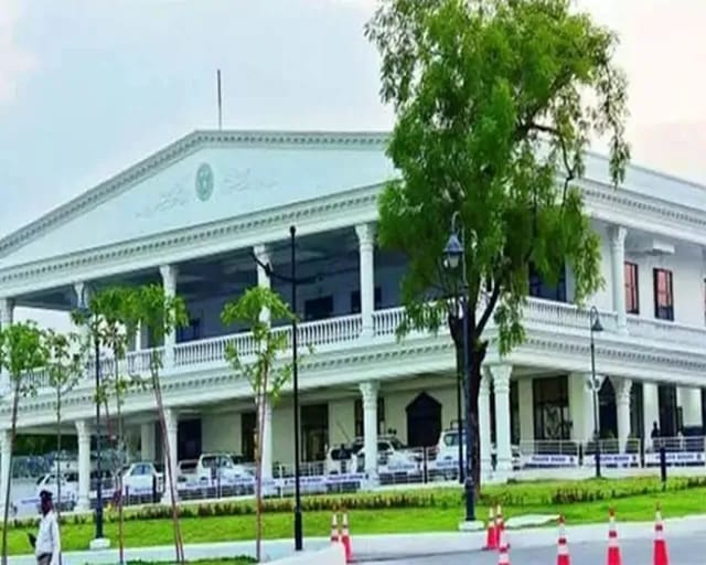 Praja Bhavan Bomb threat : ప్రజాభవన్‌ బాంబు బెదిరింపు కేసులో నిందితుడు అరెస్ట్