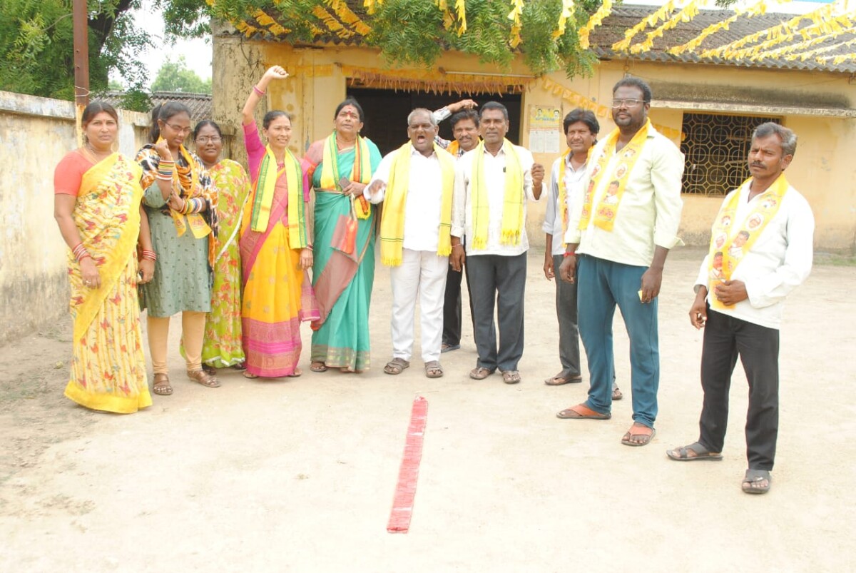 ఆంధ్రప్రదేశ్ లో తెలుగుదేశం అధికారంలోకి వచ్చిన సందర్భంలో రామగుండం తెలుగు తమ్ముళ్ల సంబురాలు