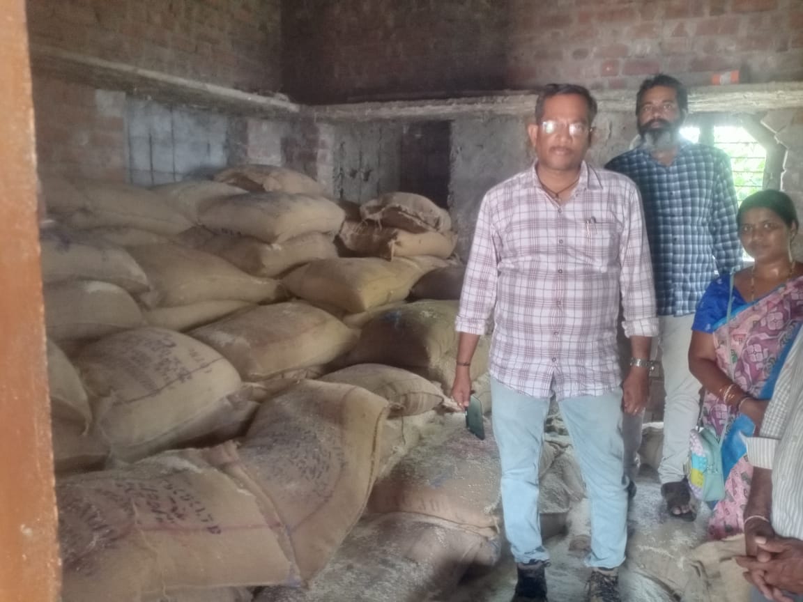 Illegal Ration Rice : 96 క్వింటాల అక్రమ రేషన్ బియ్యం పట్టివేత…. జిల్లా పౌర సరఫరాల శాఖ అధికారి ప్రేమ్ కుమార్