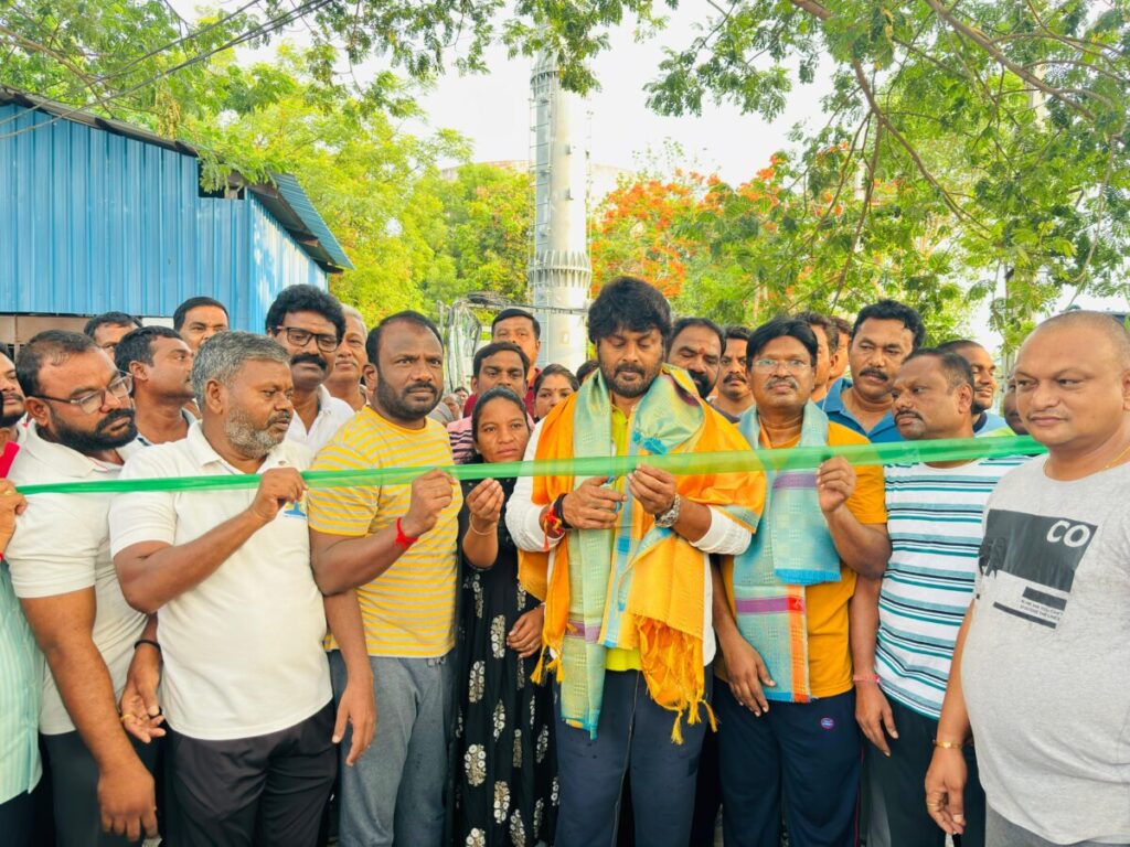 Ramagundam MLA Raj Thakur started the open gym at the stadium