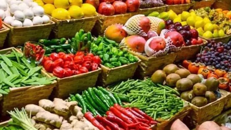 Prices of Vegetables : ఆకాశానందుతున్న కూరగాయలు, ఉల్లి ధరలు… సామాన్యులకు పట్ట పగలు చుక్కలు