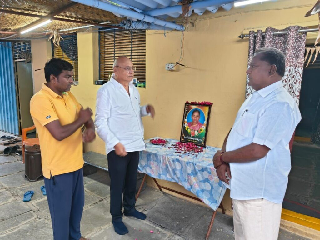 Janak Prasad, Secretary General of INTUC visited the Peddalli Prakash family