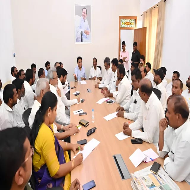 KTR Meeting With Leaders : సింగరేణి ప్రాంత నాయకులతో కేటీఆర్ సమావేశం