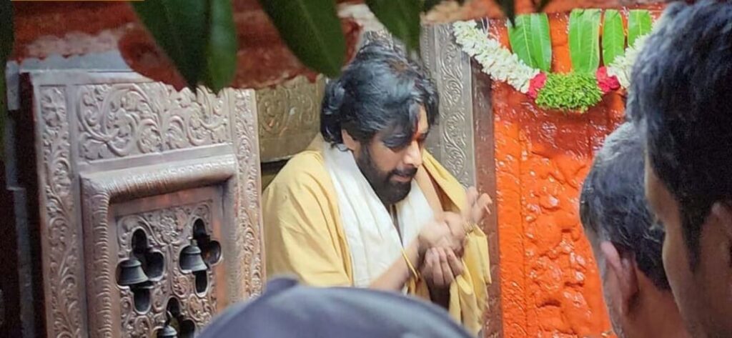 Pawan Kalyan who paid prayers to TS Kondagattu Anjaneya Swamy