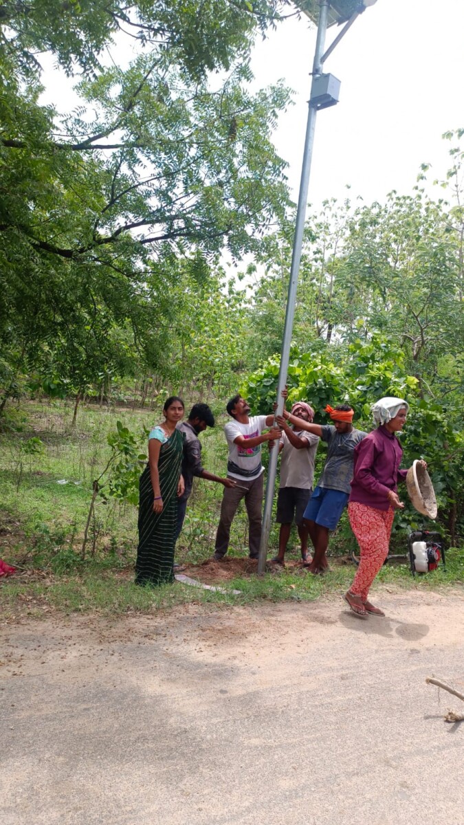 Solar Lights : సోలార్ లైట్లు మంజూరు చేసిన ఆర్జీవన్ జిఎం కు ధన్యవాదాలు