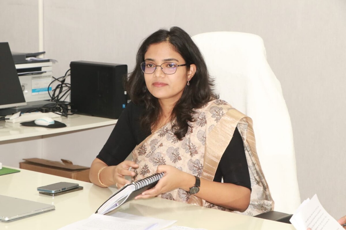 Adithisingh IAS : మార్కెట్ మరియు పార్కింగ్ కోసం టెండర్ల కోసం కాల్: కమిషనర్ అదితిసింగ్ IAS