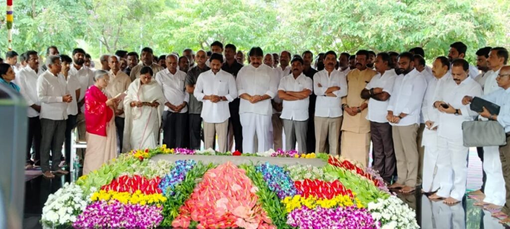 YSR birth anniversary celebrations in Idupulapaya