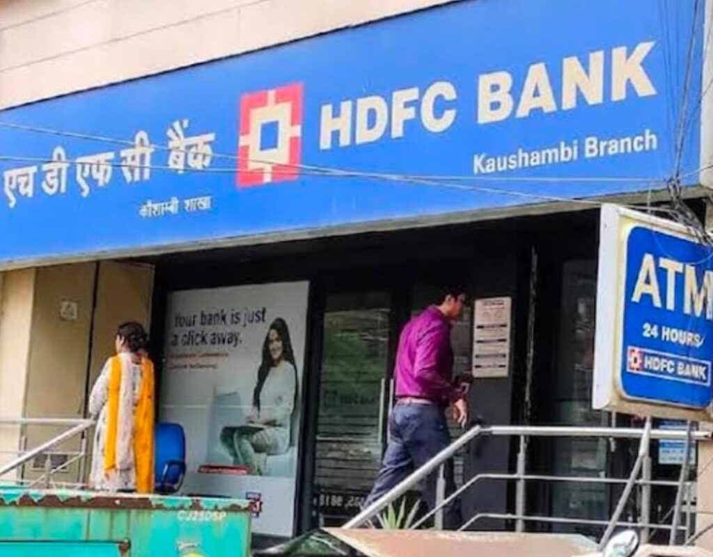 HDFC banking services closed today tomorrow? 
