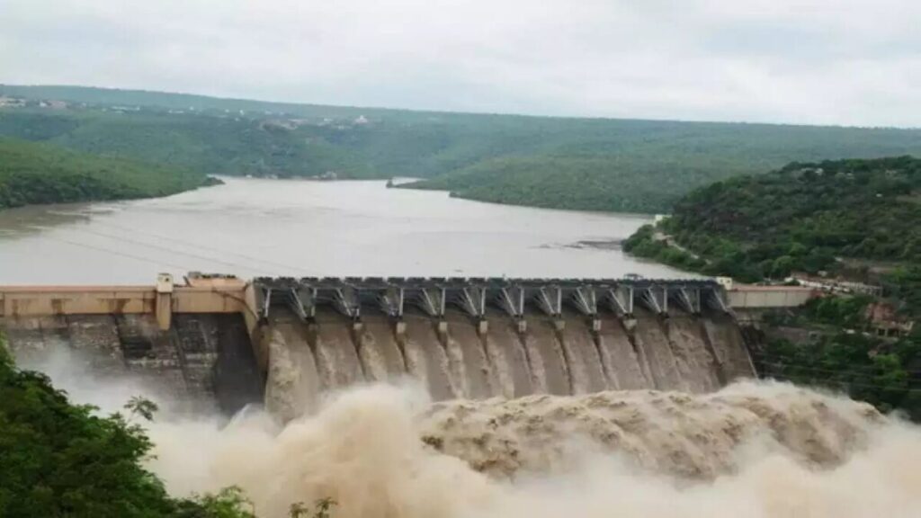 Rising flood water to Srisailam Reservoir