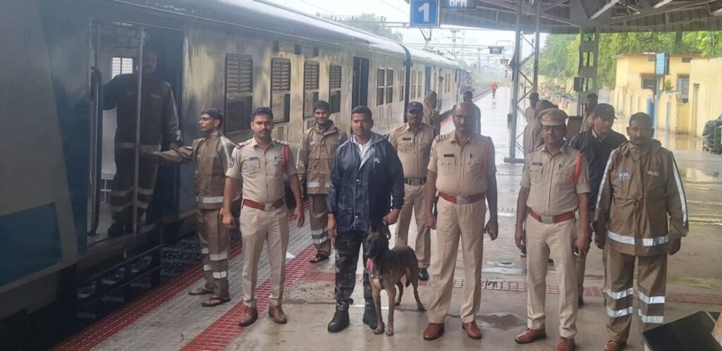 Police surprise checks at Bellampally railway station