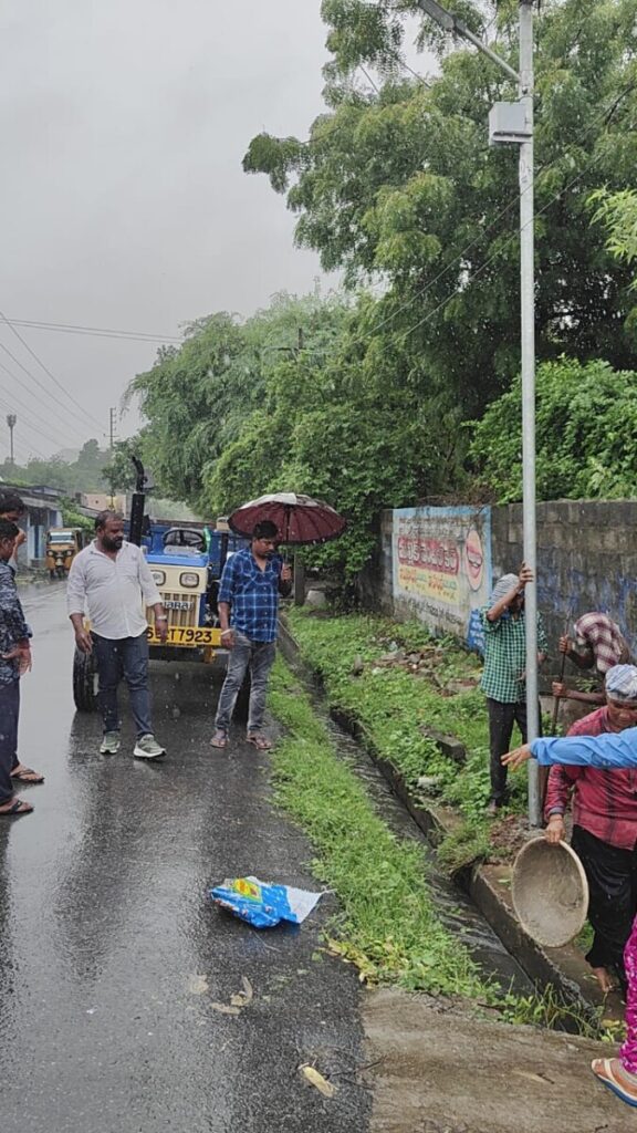 Mustafa installed solar lights in 44th Division in collaboration with Ramagundam MLA Makkan Singh.