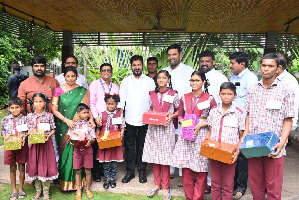 Congress MLA distributed free shoes to 27 thousand students