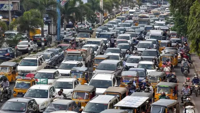 Vehicles : తెలంగాణలో 1.65 మిలియన్ వాహనాలు