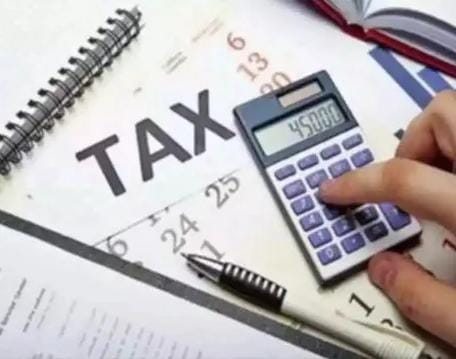 Tax : గతేడాది జూలై 31. లేదా 5000 రూపాయలు జరిమానా