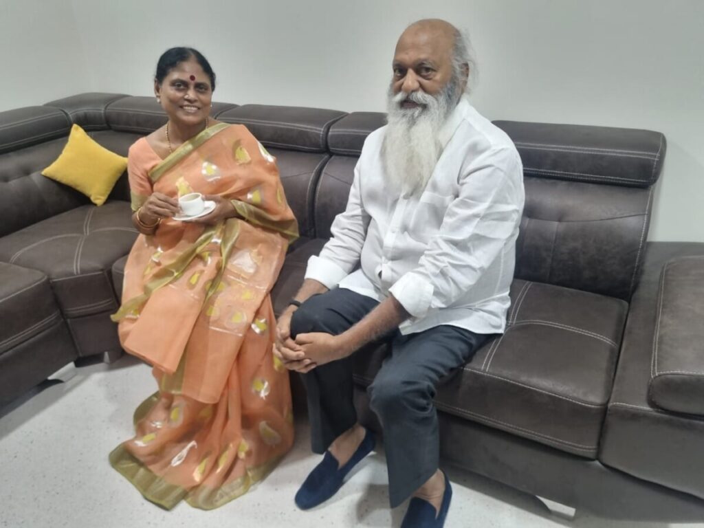 JC Prabhakar Reddy met YS Vijayamma