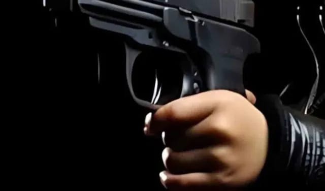 Boy Shot : తోటి విద్యార్థిపై ఐదేండ్ల బాలుడి కాల్పులు