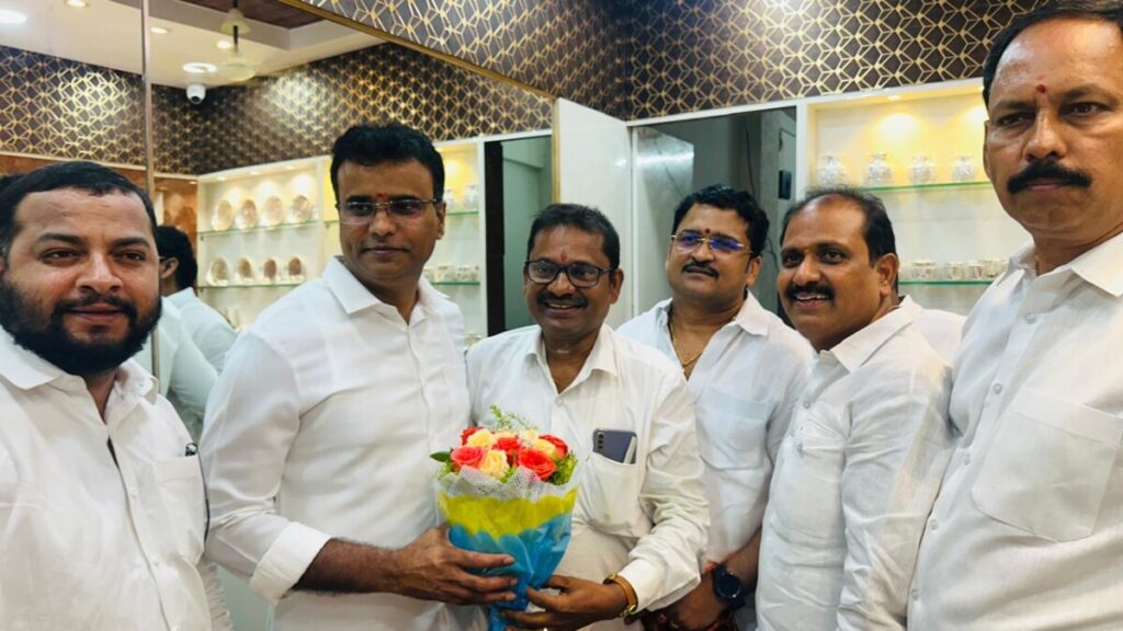 Hat-trick MLA KP Vivekanand who started Srilakshminarasimha Jewelery Shop