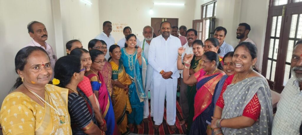 Pedpadalli MLA Vijayaramana Rao inaugurated the new office of Akhil Gandla Tilakula Welfare Association