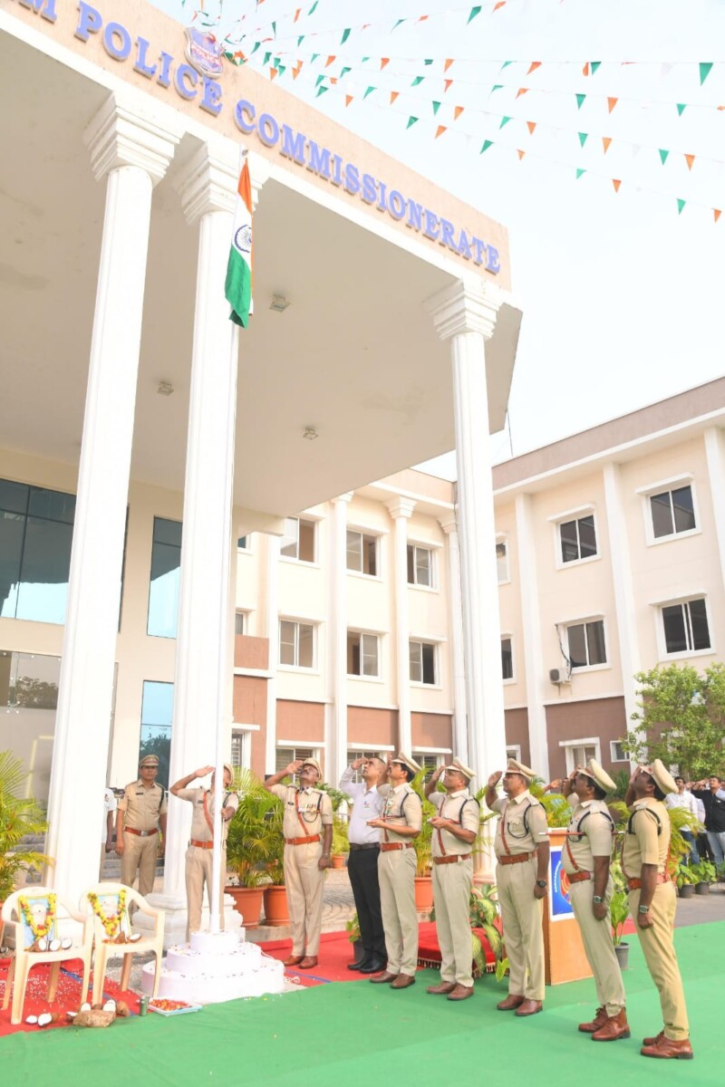 Independence Day : రామగుండము కమిషనరేట్ ప్రజలకు 78వ స్వాతంత్ర దినోత్సవ శుభాకాంక్షలు తెలిపిన అడిషనల్ డీసీపీ