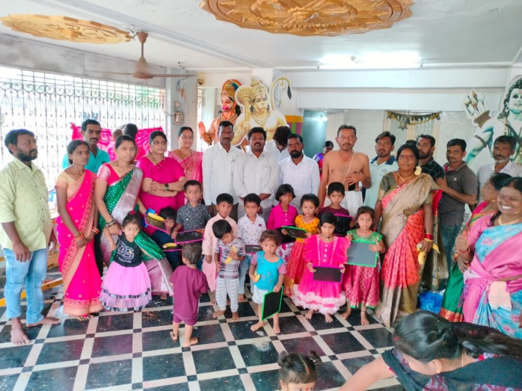 Bharosa Naseema conducted mass literacy under Pallikonda Rajesh