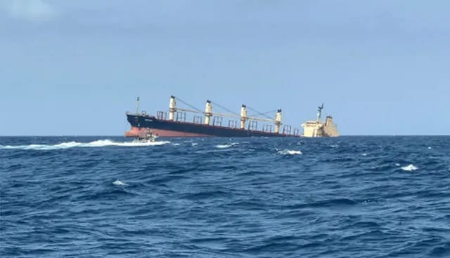 Ship Sank : సముద్రంలో నౌక మునిగిపోయి ఏడుగురు గల్లంతు