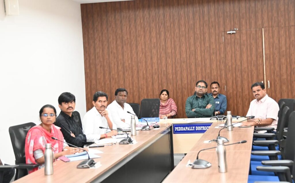 CS reviewed through video conference with district collectors on land acquisition