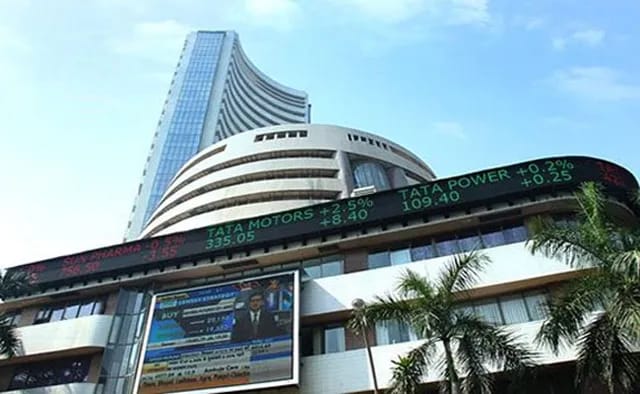 Stock Markets : లాభాల్లో ప్రారంభమైన స్టాక్ మార్కెట్లు