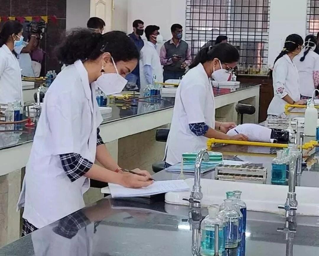 Medical Colleges : ప్రభుత్వ వైద్య కళాశాలల్లో 488 పోస్టుల భర్తీ