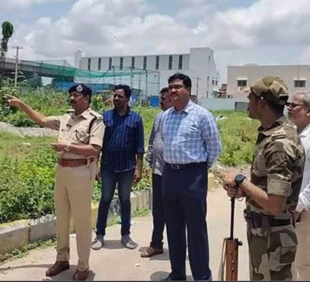 Hydra Commissioner Ranganath conducted a tour of the tornado in Patan Cheru of Sangareddy district.