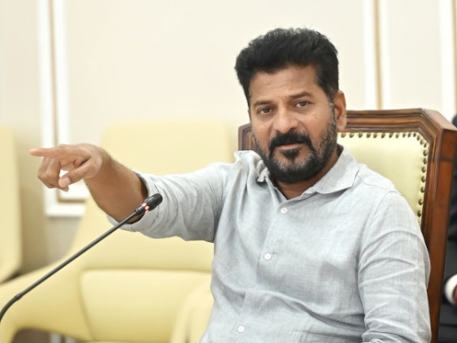 Revanth Reddy : హుస్సేన్ సాగర్ చుట్టూ స్కైవాక్ వే నిర్మాణం: రేవంత్ రెడ్డి