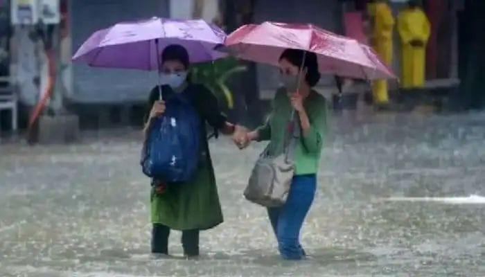 IMD Red Alert : తెలంగాణకు ఐఎండీ రెడ్ అలర్ట్, అతి భారీ వర్షాలు విద్యాసంస్థలకు సెలవు