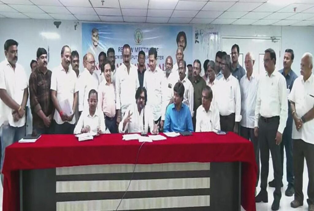 Panchayati Raj employees who donated Rs.14 crores in AP